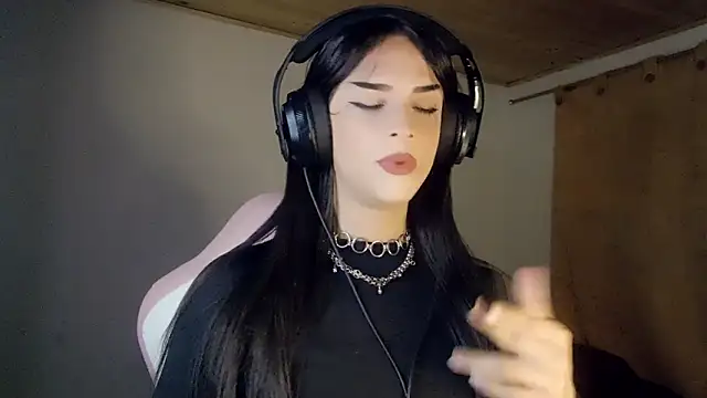 Snapshot of Dollbehavior_ chatting on 02.02.26 Dollbehavior online show from 02.02.26