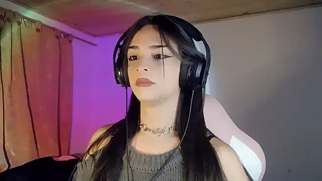 Snapshot of Dollbehavior_ chatting on 02.04.26 Dollbehavior online show from 02.04.26