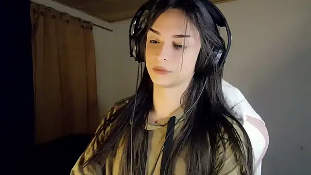 Snapshot of Dollbehavior_ chatting on 02.21.26 Dollbehavior online show from 02.21.26