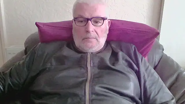 Snapshot of Leatherman63 chatting on 10.25.25 Leatherman63 online show from 10.25.25