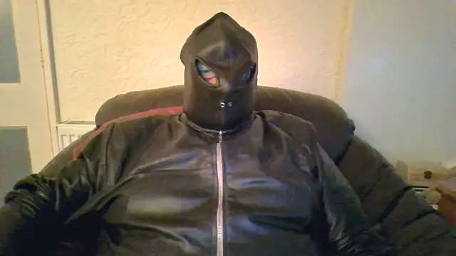 Snapshot of Leatherman63 chatting on 12.20.25 Leatherman63 online show from 12.20.25