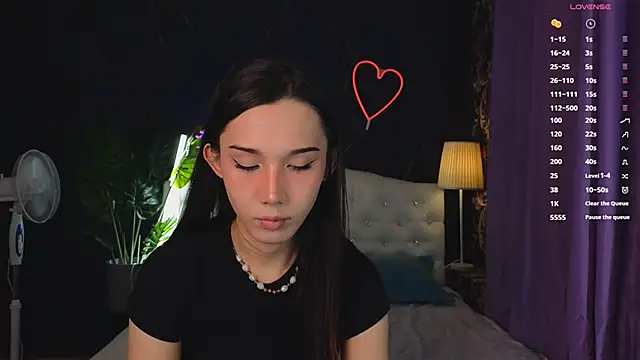 Kaia Sunshine Mia online show from 01.20.25