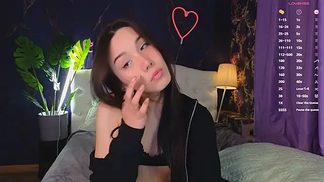 Kaia Sunshine Mia online show from 03.10.25