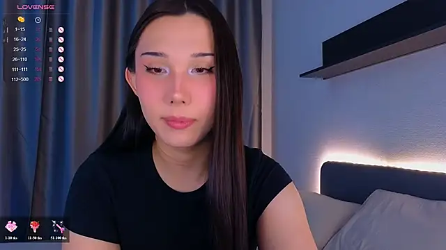 Snapshot of Kaia_Sunshine_Mia chatting on 07.01.26 Kaia Sunshine Mia online show from 07.01.26