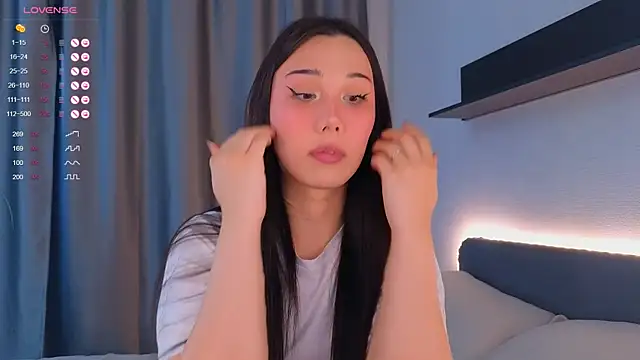Snapshot of Kaia_Sunshine_Mia chatting on 07.19.26 Kaia Sunshine Mia online show from 07.19.26