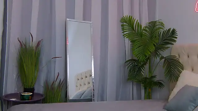 NicoleRosss online show from 05.24.26