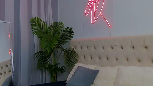 NicoleRosss online show from 05.31.26