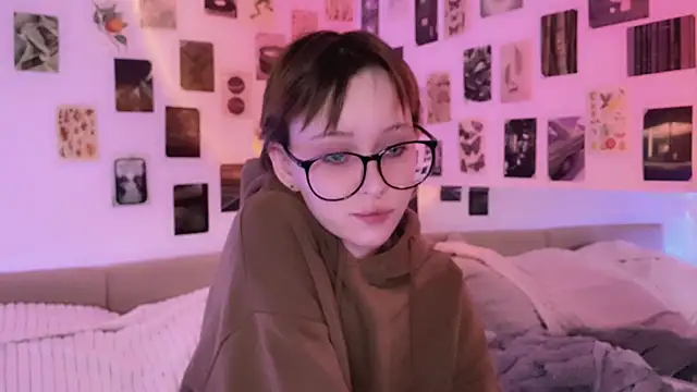 Snapshot of yourconcept chatting on 01.10.25 yourconcept online show from 01.10.25