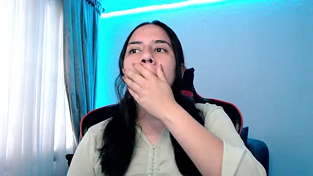 Snapshot of Lexyevans chatting on 12.14.24 Lexyevans online show from 12.14.24