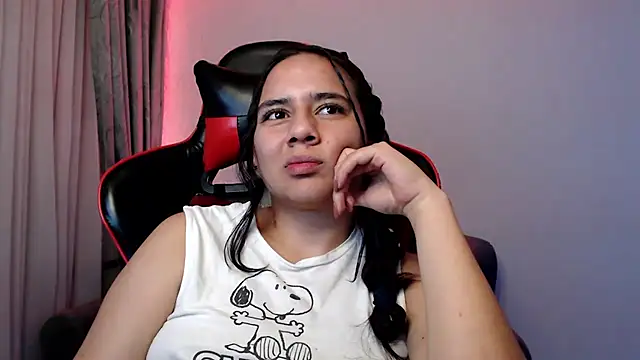 Snapshot of Lexyevans chatting on 12.17.24 Lexyevans online show from 12.17.24