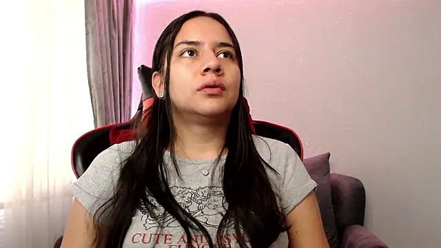 Snapshot of Lexyevans chatting on 12.26.24 Lexyevans online show from 12.26.24