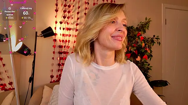 Snapshot of sexuallycorrecte chatting on 02.17.26 sexuallycorrecte online show from 02.17.26