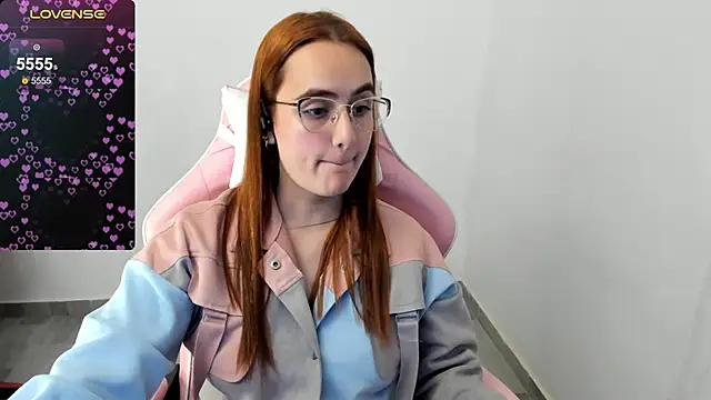 Snapshot of maryluna95 chatting on 01.05.25 maryluna95 online show from 01.05.25