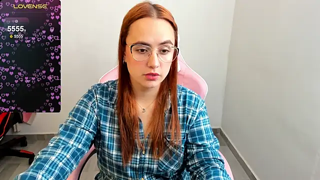 Snapshot of maryluna95 chatting on 01.05.25 maryluna95 online show from 01.05.25