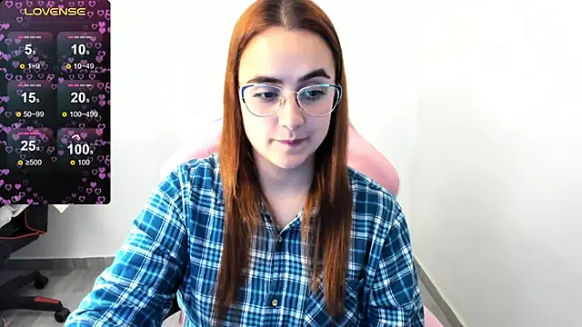 Snapshot of maryluna95 chatting on 02.06.25 maryluna95 online show from 02.06.25