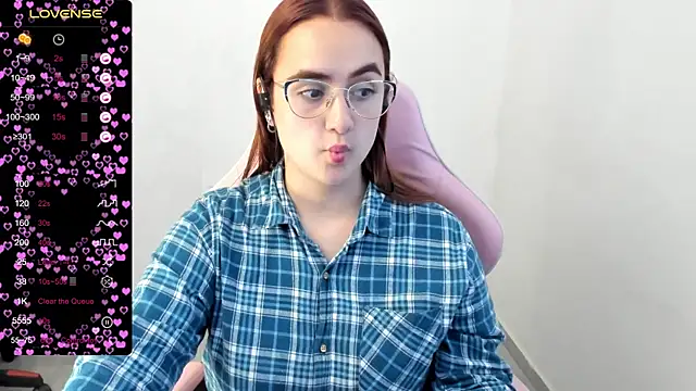 Snapshot of maryluna95 chatting on 02.11.25 maryluna95 online show from 02.11.25
