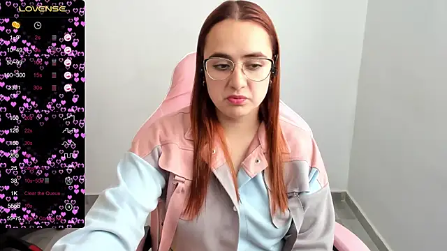 Snapshot of maryluna95 chatting on 02.17.25 maryluna95 online show from 02.17.25