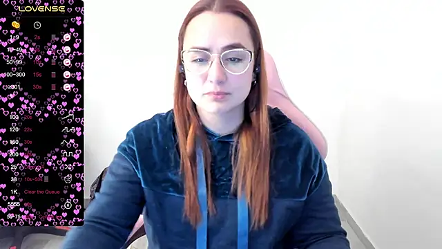 Snapshot of maryluna95 chatting on 02.25.25 maryluna95 online show from 02.25.25