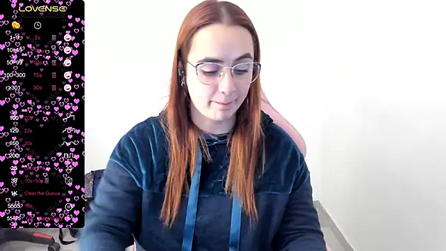 Snapshot of maryluna95 chatting on 02.25.25 maryluna95 online show from 02.25.25