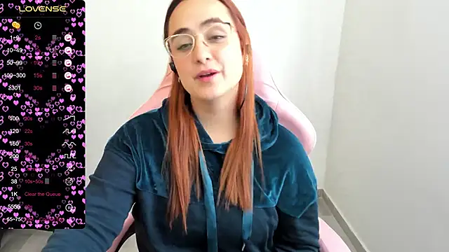 Snapshot of maryluna95 chatting on 02.25.25 maryluna95 online show from 02.25.25