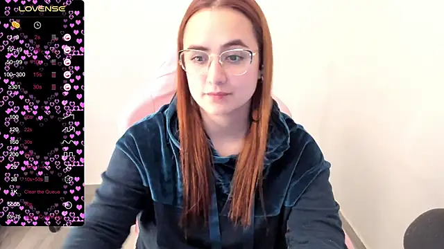 Snapshot of maryluna95 chatting on 02.26.25 maryluna95 online show from 02.26.25