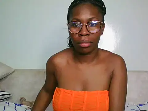 Snapshot of lisaa544 chatting on 09.29.25 lisaa544 online show from 09.29.25
