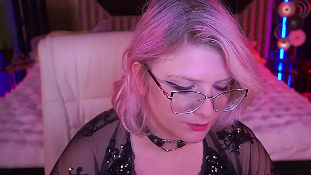 CoolTatis online show from 11.18.25