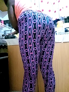 Snapshot of zainabsmile chatting on 11.01.25 zainabsmile online show from 11.01.25