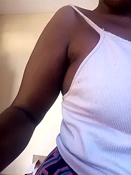 Snapshot of zainabsmile chatting on 12.03.25 zainabsmile online show from 12.03.25