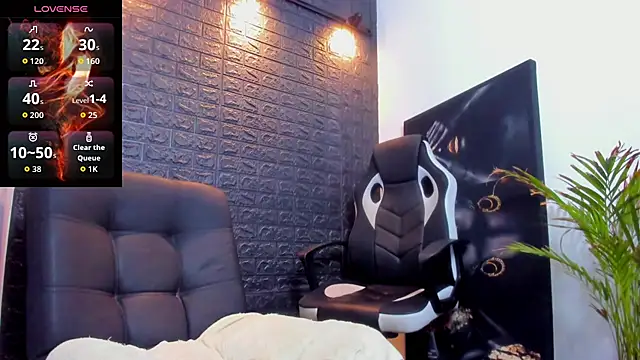 Snapshot of tommike chatting on 01.14.26 tommike online show from 01.14.26