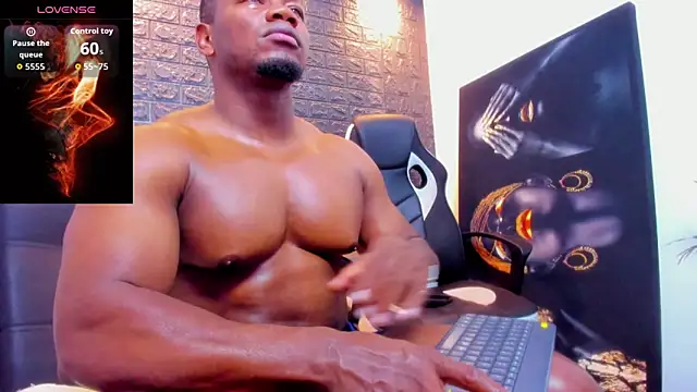 Snapshot of tommike chatting on 02.07.26 tommike online show from 02.07.26