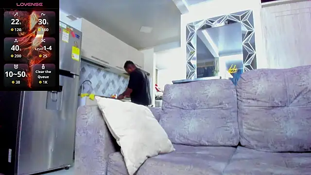 Snapshot of tommike chatting on 03.17.26 tommike online show from 03.17.26