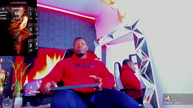 Snapshot of tommike chatting on 03.18.26 tommike online show from 03.18.26