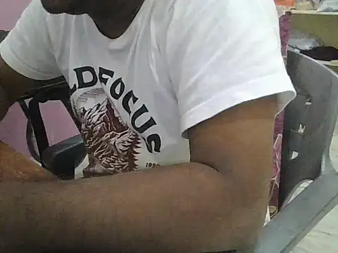 Snapshot of ITGuyhyd chatting on 10.30.25 ITGuyhyd online show from 10.30.25