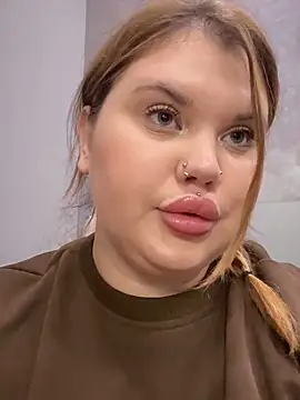 hi im Eva online show from 10.05.25