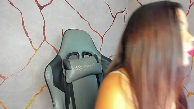 Elsalombardi  online show from 03.05.25