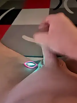 Snapshot of Szeltolo001 chatting on 01.06.26 Szeltolo001 online show from 01.06.26