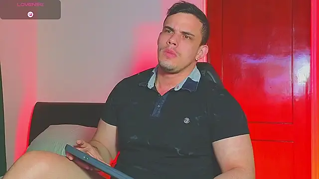 Snapshot of Regansmiths chatting on 10.05.25 Regansmiths online show from 10.05.25