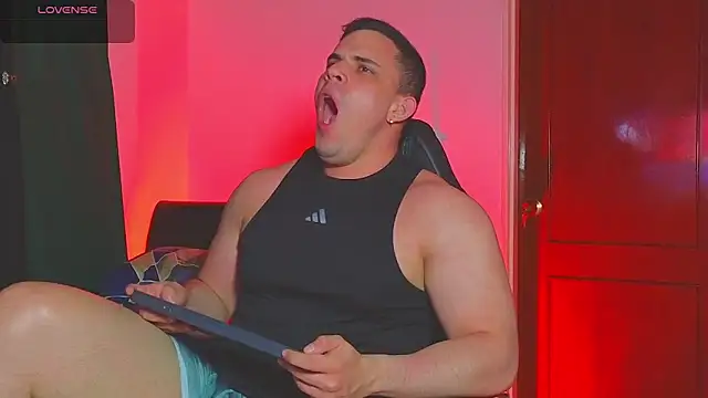 Snapshot of Regansmiths chatting on 10.22.25 Regansmiths online show from 10.22.25