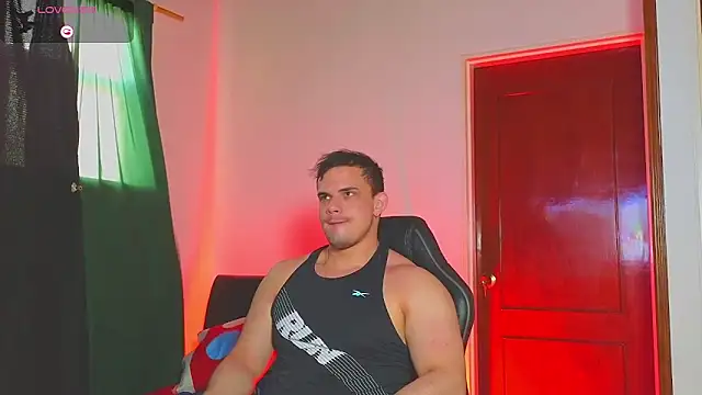 Snapshot of Regansmiths chatting on 11.08.25 Regansmiths online show from 11.08.25