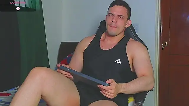 Snapshot of Regansmiths chatting on 12.05.25 Regansmiths online show from 12.05.25