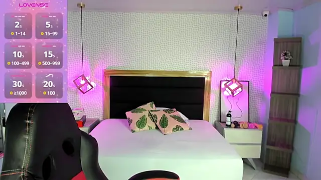 Snapshot of delilaquinn chatting on 03.21.25 delilaquinn online show from 03.21.25