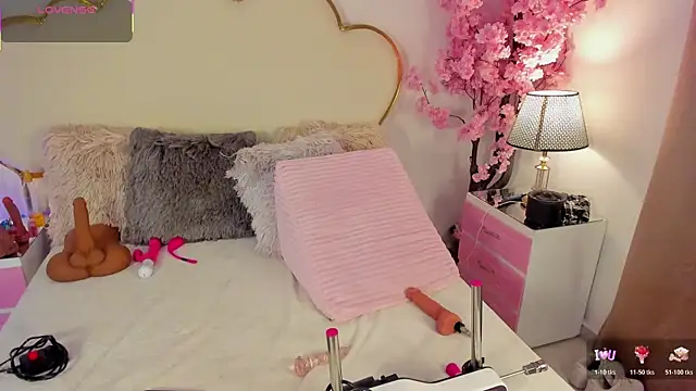 Snapshot of CahitlinBell chatting on 02.12.26 CahitlinBell online show from 02.12.26