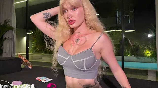 Golden Aline online show from 02.03.26