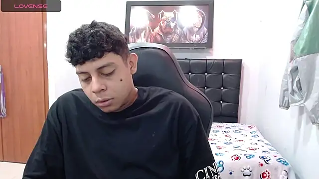 Snapshot of Wiiliam_20 chatting on 02.19.25 Wiiliam 20 online show from 02.19.25