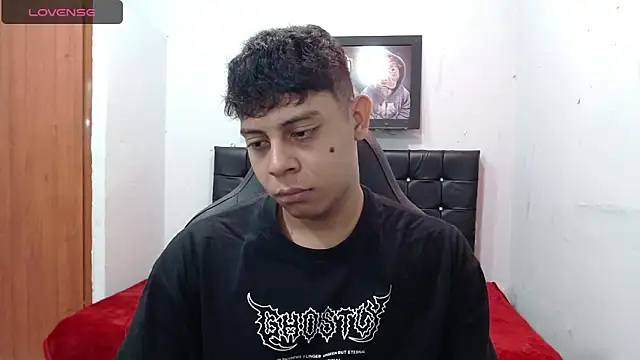 Snapshot of Wiiliam_20 chatting on 03.01.25 Wiiliam 20 online show from 03.01.25