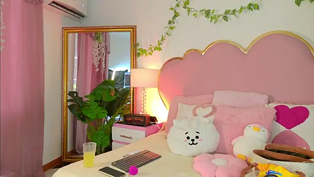 EmmaCrush online show from 01.13.26