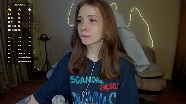 Snapshot of Kami_kam chatting on 02.21.25 Kami kam online show from 02.21.25