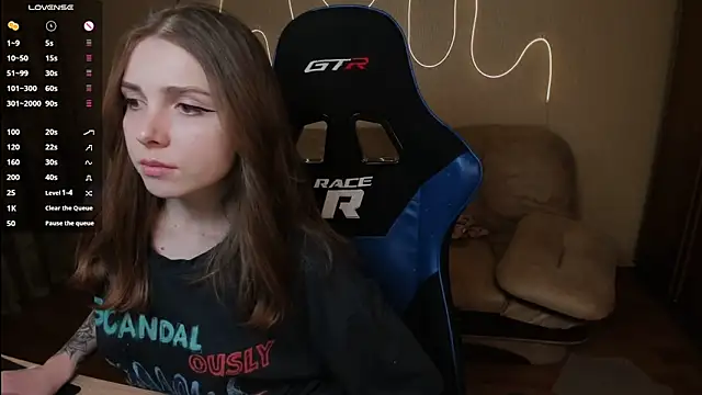 Snapshot of Kami_kam chatting on 03.08.25 Kami kam online show from 03.08.25