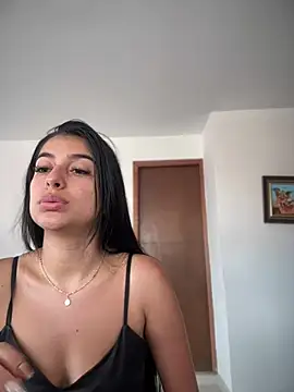 Snapshot of Naughty_arabs chatting on 12.20.24 Naughty arabs online show from 12.20.24